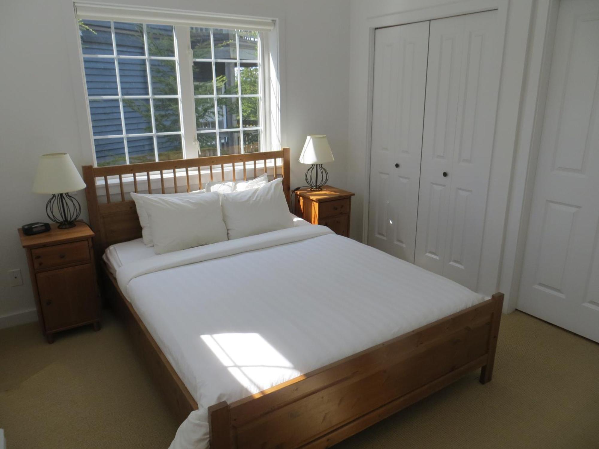 Waters Edge Shoreside Suites Ucluelet Room photo